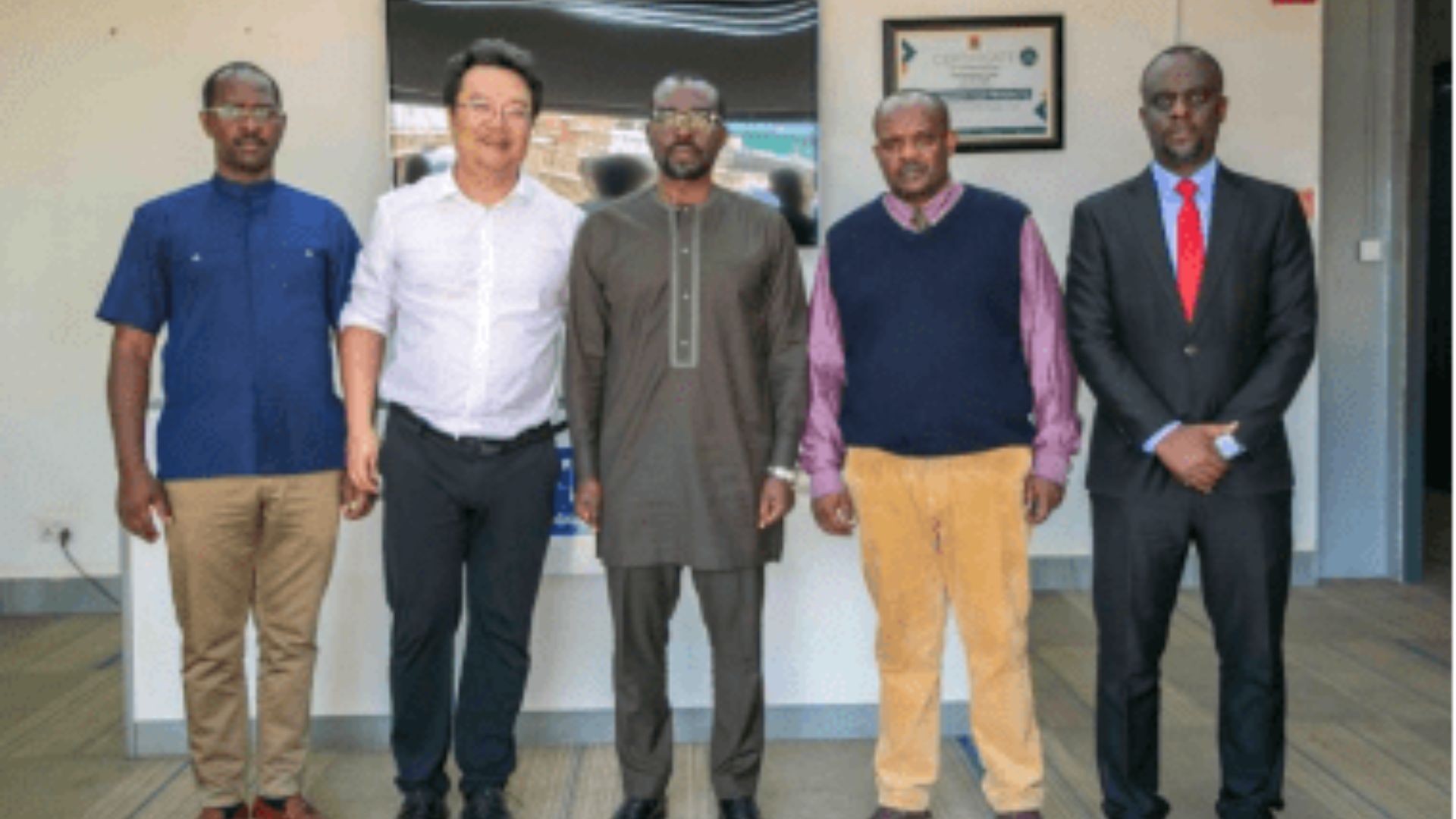 The Minister of Trade and Industry Mr. Sebahizi led a team to visit C&D’s  factory in Rwanda during his busy schedule.